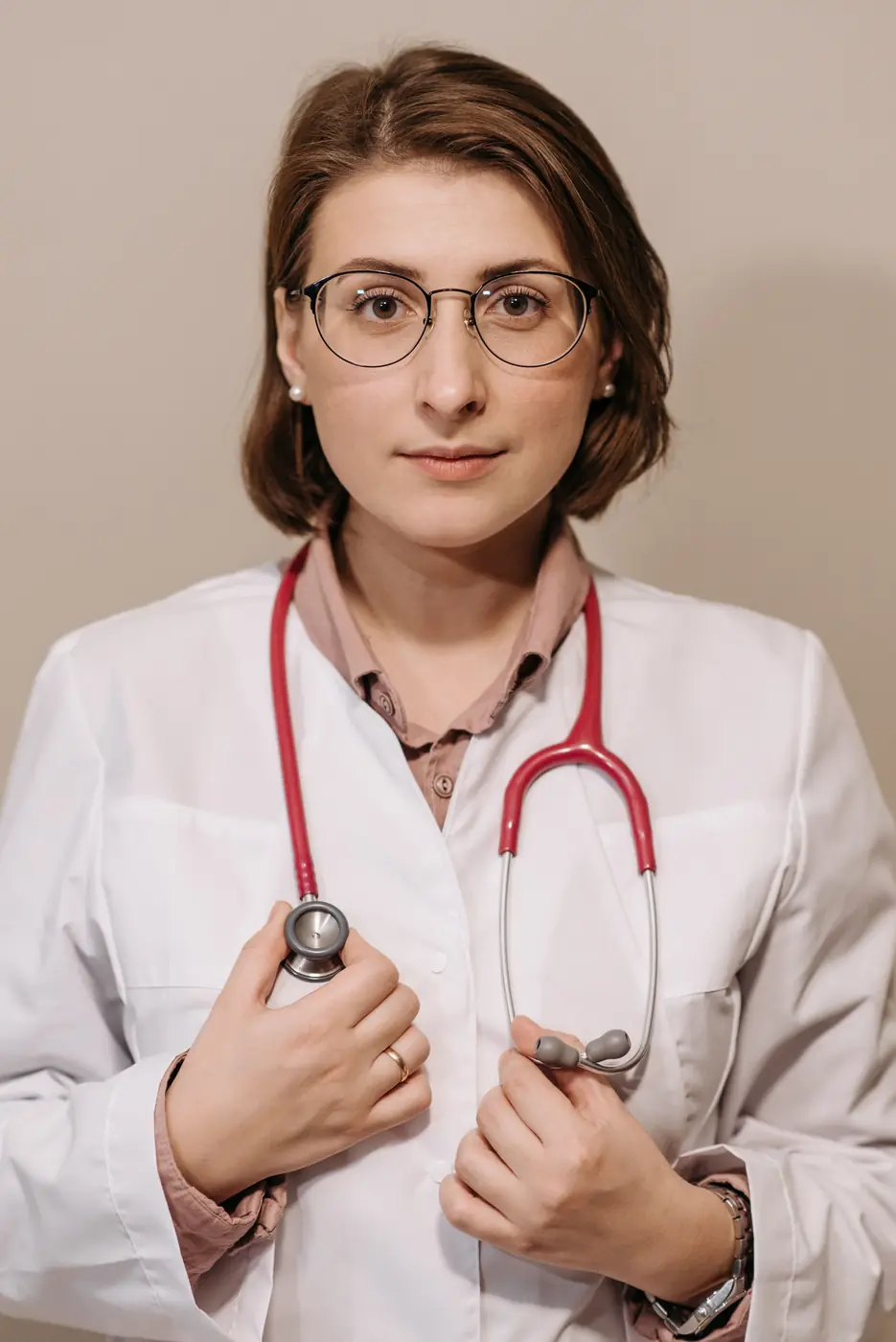 Practitioner reconnecting with a patient by phone